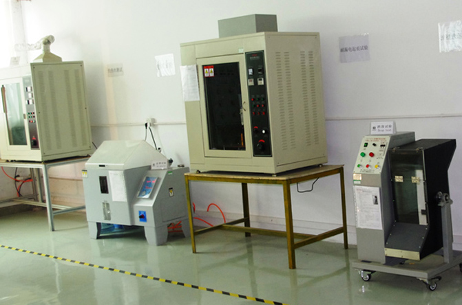 開關研發試驗室2